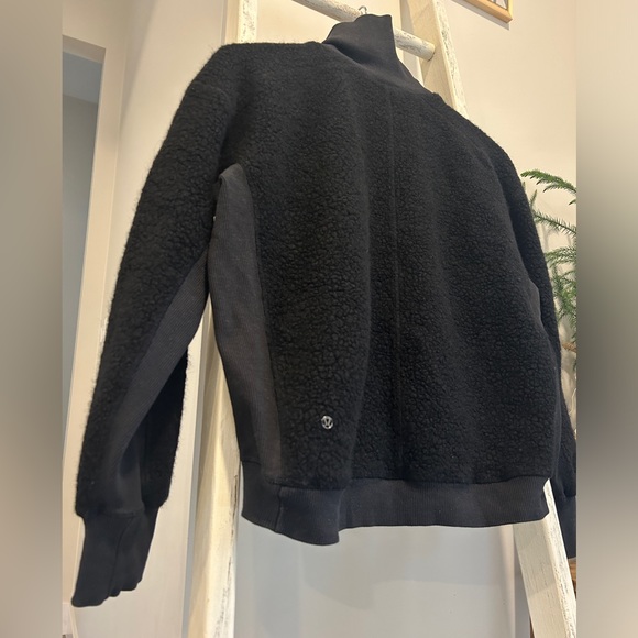 Lululemon Stand Out Sherpa 1/2 Zip ~ size 4 - Picture 7 of 9